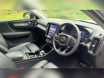 Used Volvo XC40 2023 for sale - 76914959: Photo