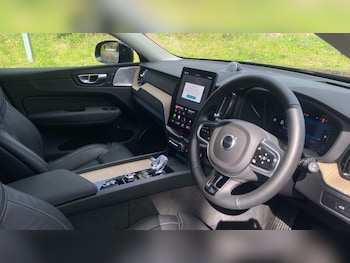 Used Volvo XC60 2025 for sale - 78472603: Photo