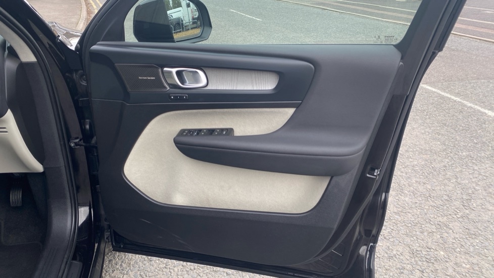 Used Volvo XC40 2022 for sale - 77778332: Photo 30