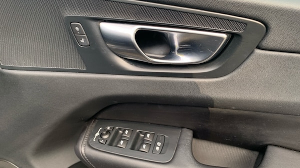 Used Volvo XC60 2022 for sale - 76229171: Photo 32