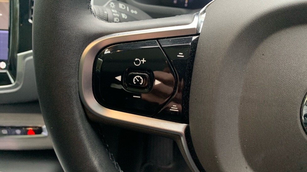 Used Volvo XC90 2025 for sale - 76927883: Photo 40