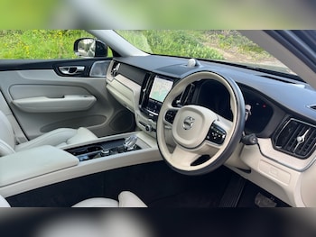 Used Volvo XC60 2023 for sale - 77848077: Photo