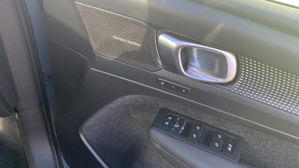 Used Volvo XC40 2023 for sale - 76404673: Photo 15