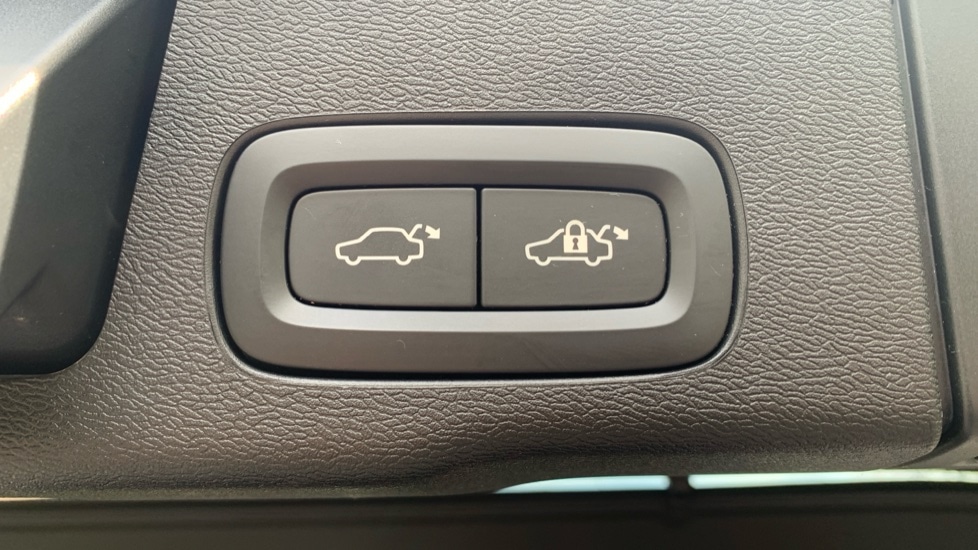 Used Volvo XC60 2024 for sale - 77010319: Photo 32