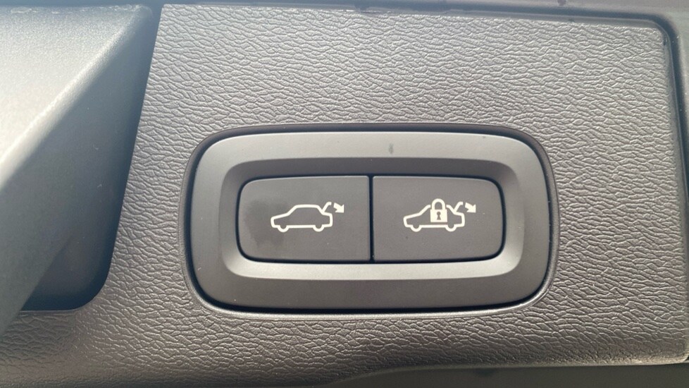 Used Volvo XC60 2025 for sale - 77665000: Photo 25