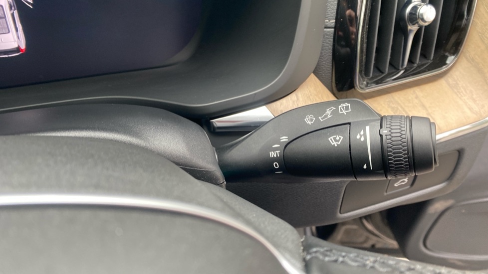 Used Volvo XC60 2025 for sale - 77665000: Photo 38