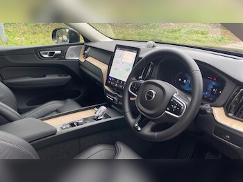 Used Volvo XC60 2025 for sale - 77665000: Photo