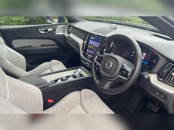 Used Volvo XC60 2023 for sale - 77499705: Photo