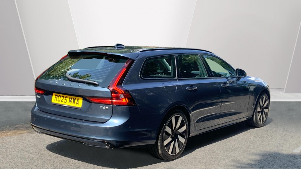 Used Volvo V90 2025 for sale - 77442666: Photo 2