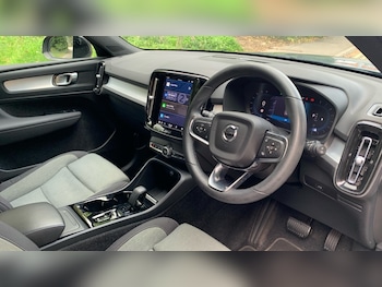 Used Volvo XC40 2022 for sale - 76954462: Photo