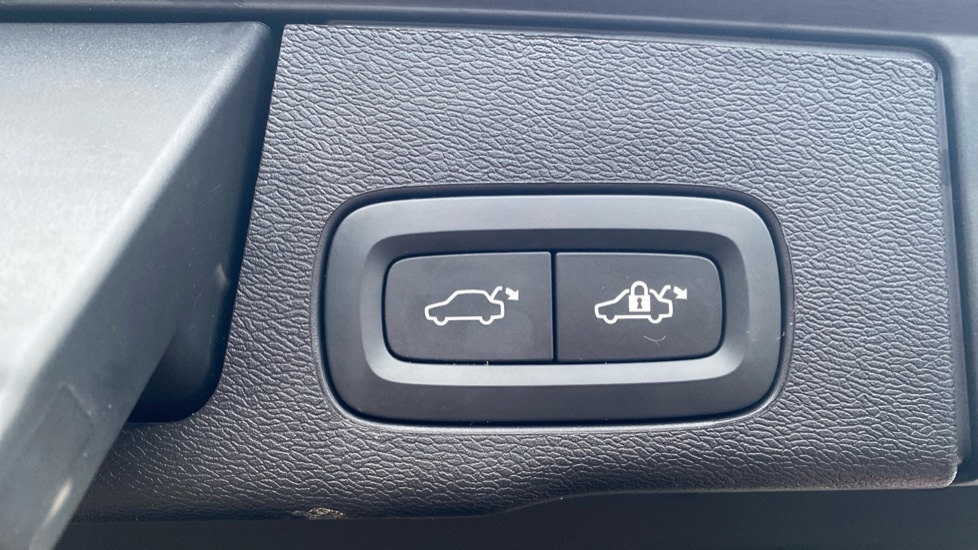 Used Volvo XC60 2023 for sale - 77164155: Photo 17