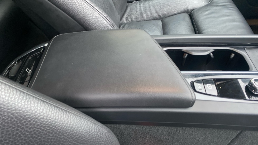 Used Volvo XC60 2023 for sale - 77164155: Photo 34