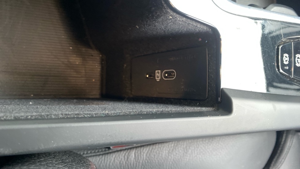 Used Volvo XC60 2023 for sale - 77164155: Photo 36