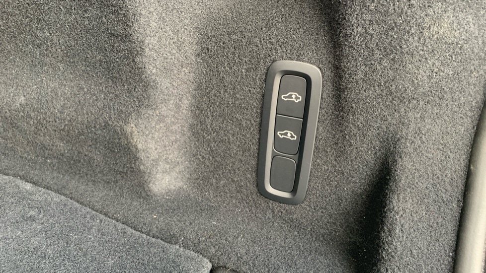 Used Volvo XC60 2024 for sale - 76514895: Photo 15