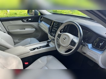 Used Volvo XC60 2018 for sale - 78165668: Photo