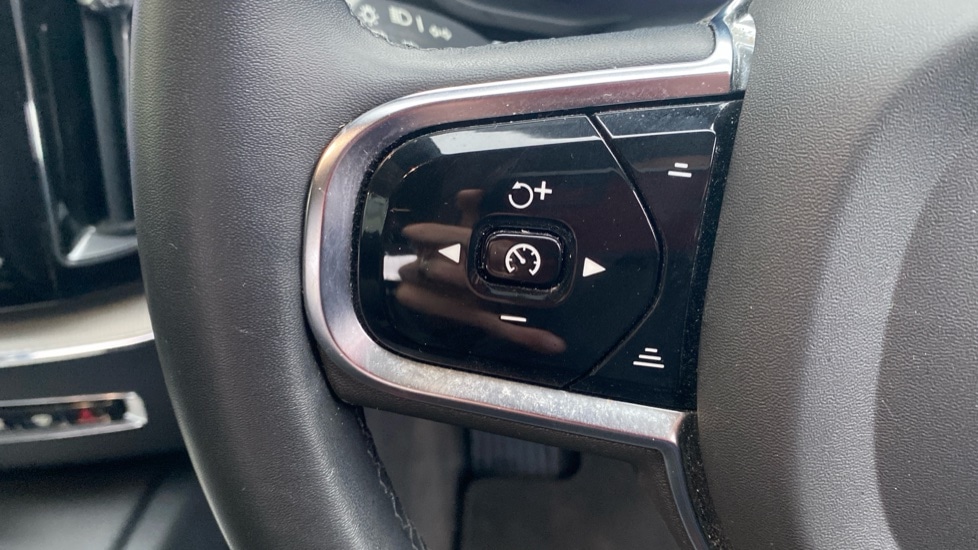 Used Volvo XC60 2023 for sale - 77099038: Photo 31