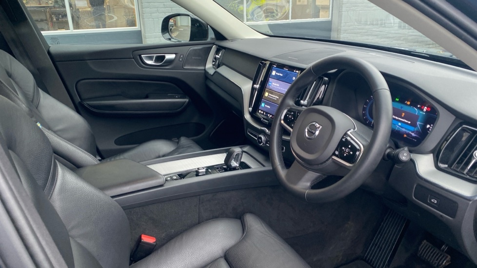 Used Volvo XC60 2023 for sale - 77099038: Photo 4