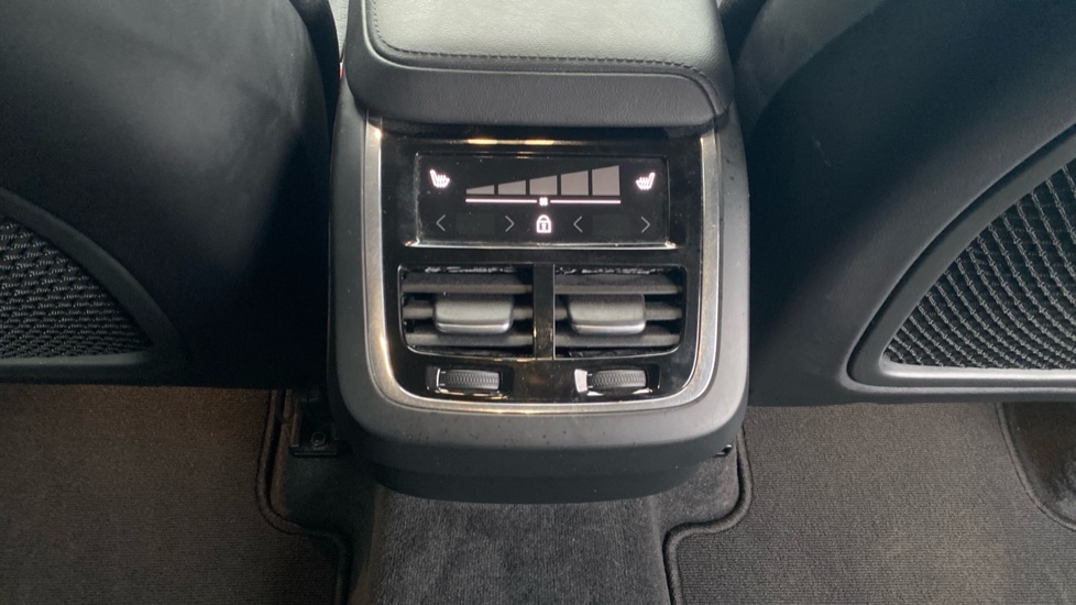 Used Volvo XC60 2023 for sale - 77099038: Photo 40