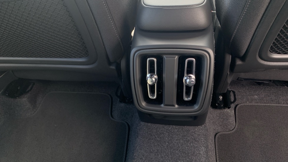 Used Volvo XC40 2024 for sale - 76664547: Photo 24