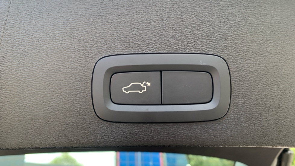 Used Volvo XC40 2024 for sale - 76664547: Photo 28