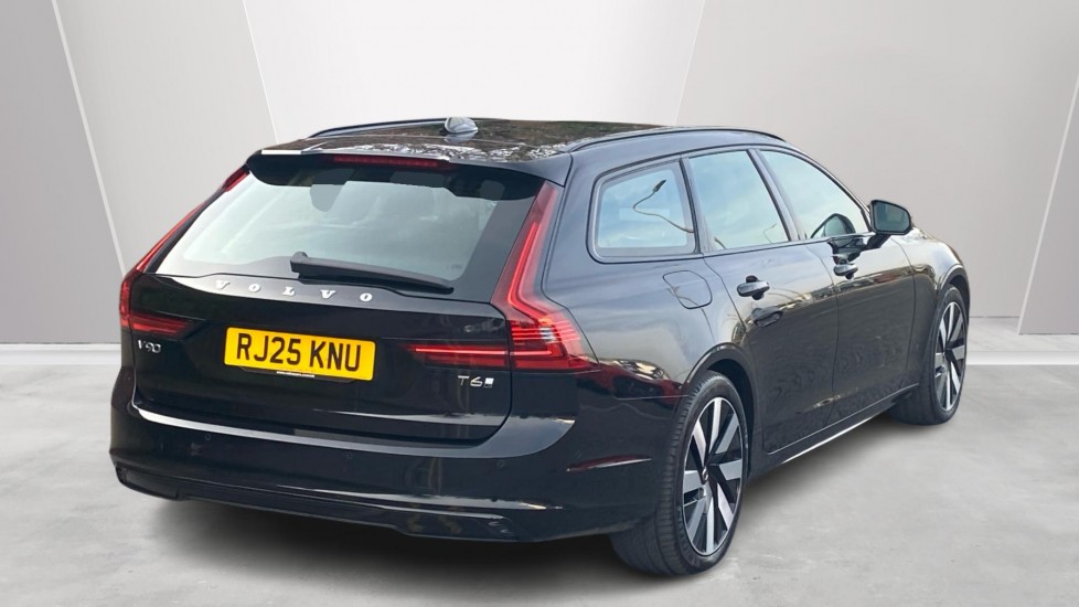 Used Volvo V90 2025 for sale - 78215906: Photo 2