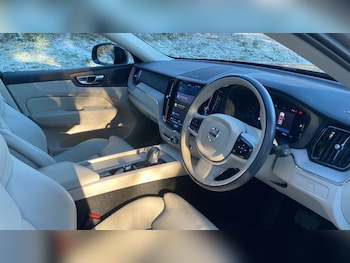 Used Volvo XC60 2023 for sale - 76817880: Photo