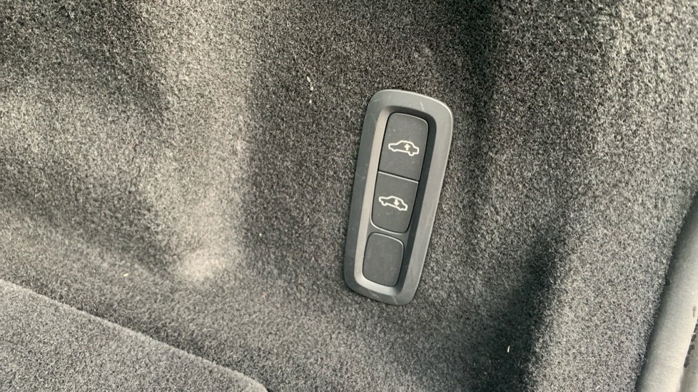 Used Volvo XC60 2021 for sale - 76796196: Photo 15