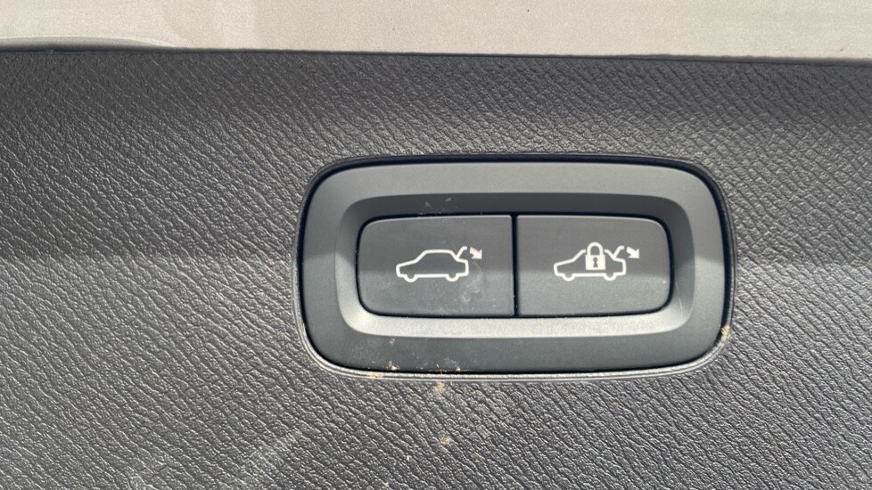 Used Volvo XC90 2025 for sale - 77710907: Photo 24