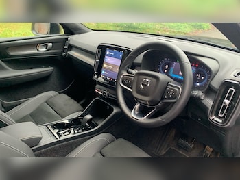 Used Volvo XC40 2025 for sale - 76971422: Photo