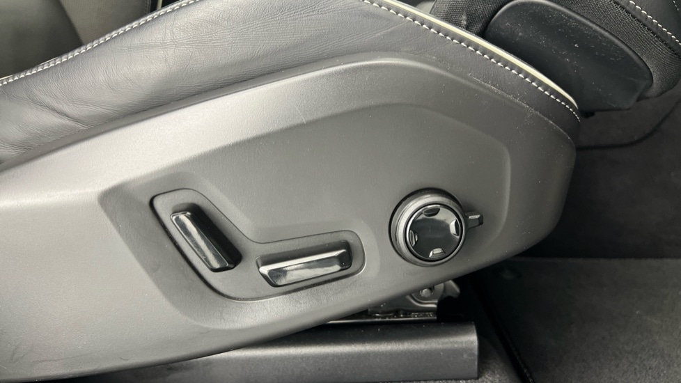 Used Volvo XC60 2021 for sale - 77312282: Photo 37