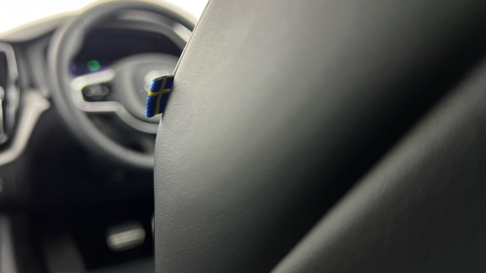 Used Volvo XC60 2021 for sale - 77312282: Photo 41