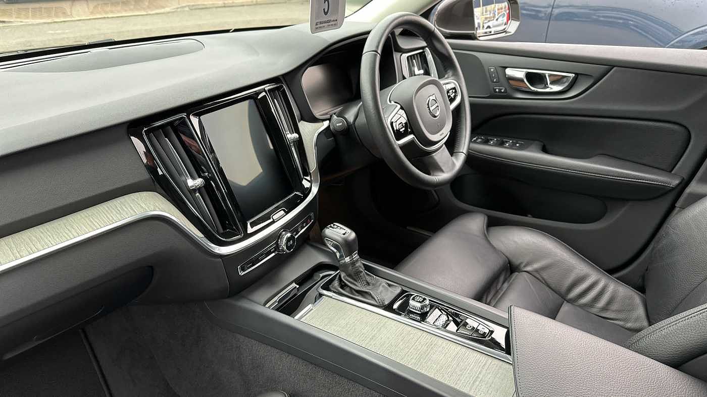 Used Volvo V60 2018 for sale - 77979062: Photo 10