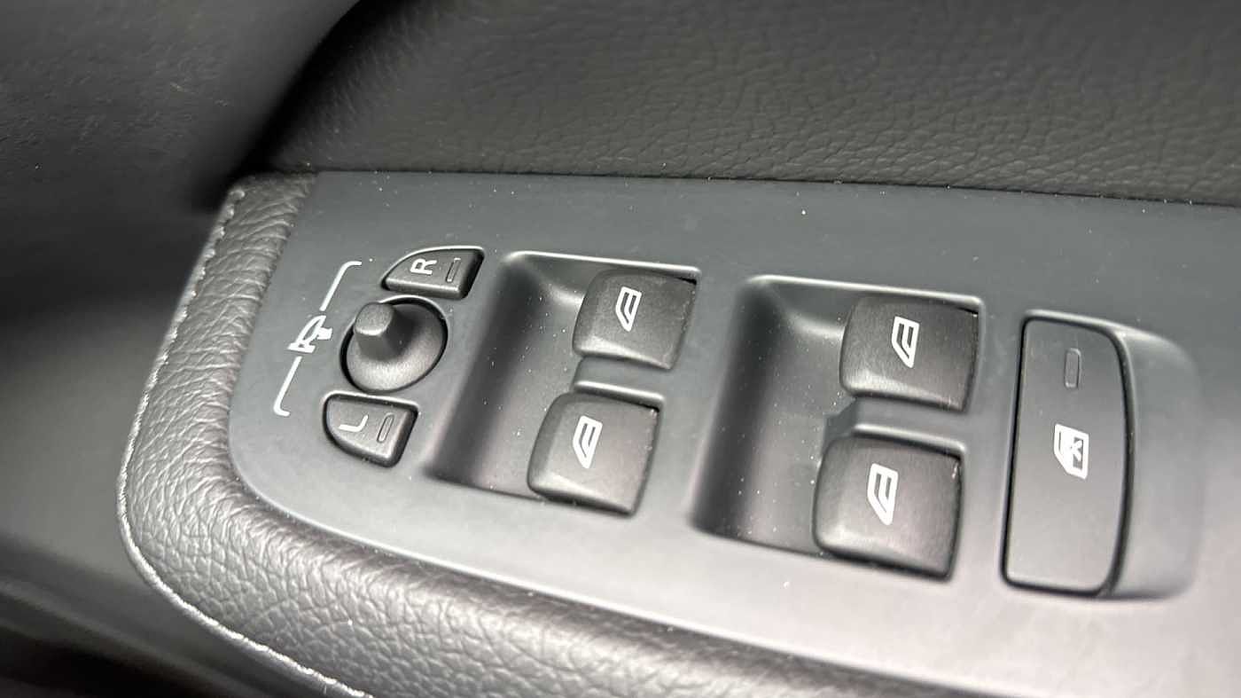 Used Volvo V60 2018 for sale - 77979062: Photo 29