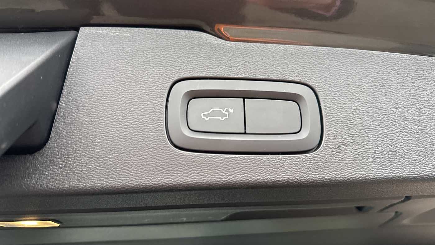 Used Volvo V60 2018 for sale - 77979062: Photo 30