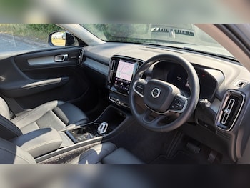 Used Volvo XC40 2025 for sale - 79349717: Photo