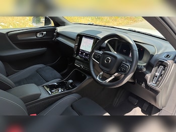 Used Volvo XC40 2025 for sale - 79087697: Photo