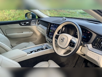 Used Volvo XC60 2024 for sale - 76647957: Photo