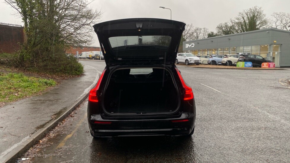 Used Volvo V60 2023 for sale - 77360547: Photo 13