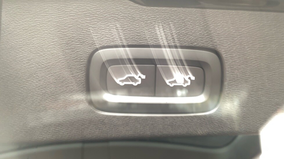 Used Volvo V60 2023 for sale - 77360547: Photo 18