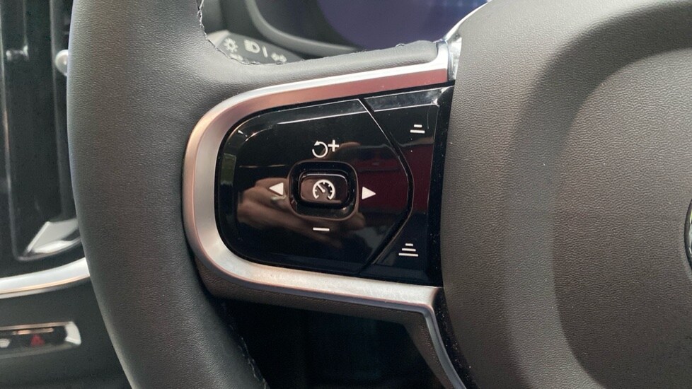 Used Volvo V60 2023 for sale - 77360547: Photo 29