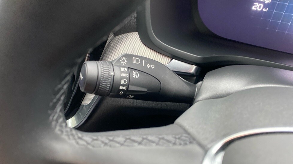 Used Volvo V60 2023 for sale - 77360547: Photo 31