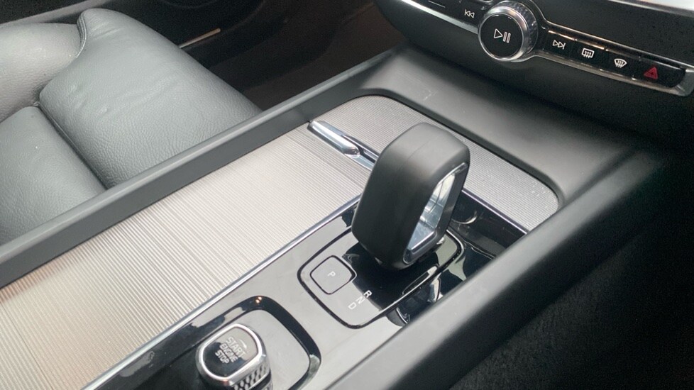 Used Volvo V60 2023 for sale - 77360547: Photo 32