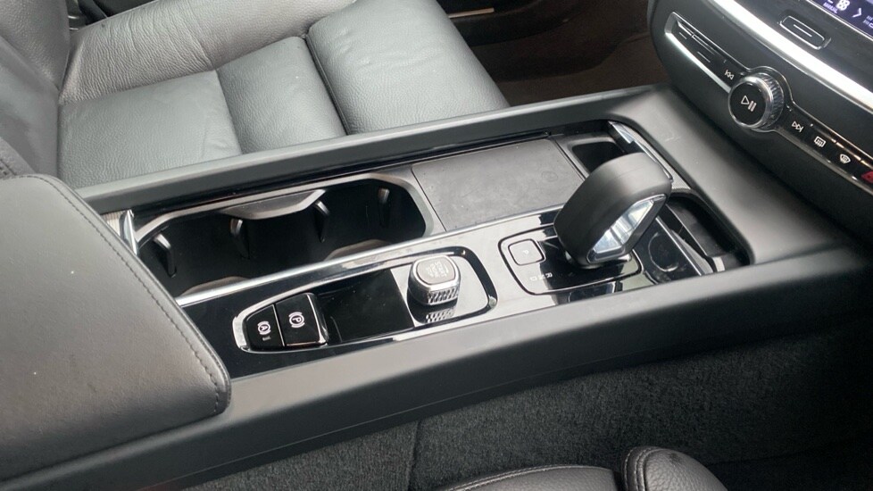 Used Volvo V60 2023 for sale - 77360547: Photo 33