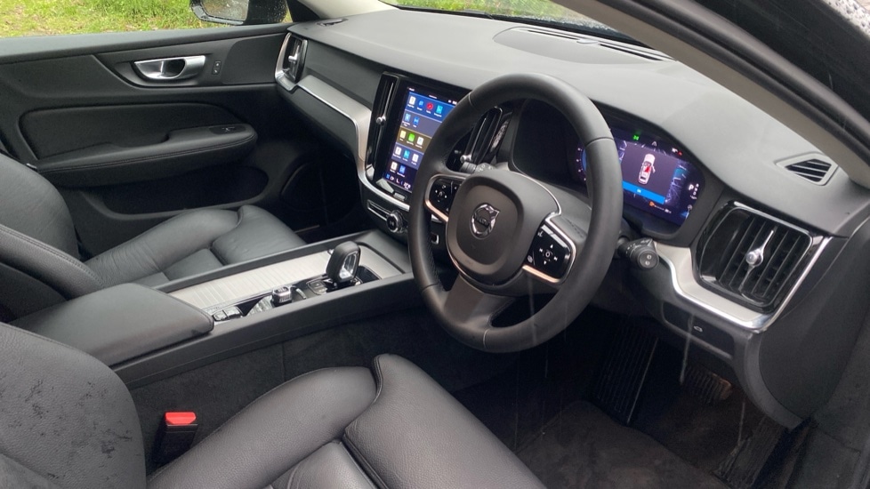 Used Volvo V60 2023 for sale - 77360547: Photo 4