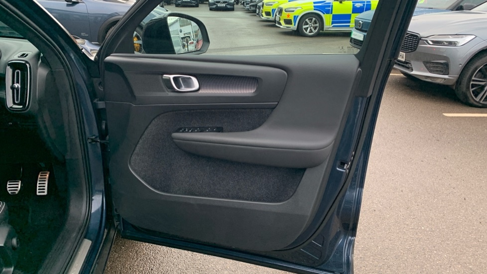 Used Volvo XC40 2021 for sale - 76971273: Photo 30