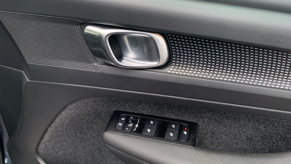 Used Volvo XC40 2021 for sale - 76971273: Photo 31