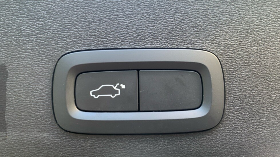 Used Volvo XC40 2023 for sale - 75967007: Photo 16