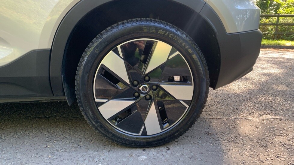 Used Volvo XC40 2023 for sale - 75967007: Photo 27