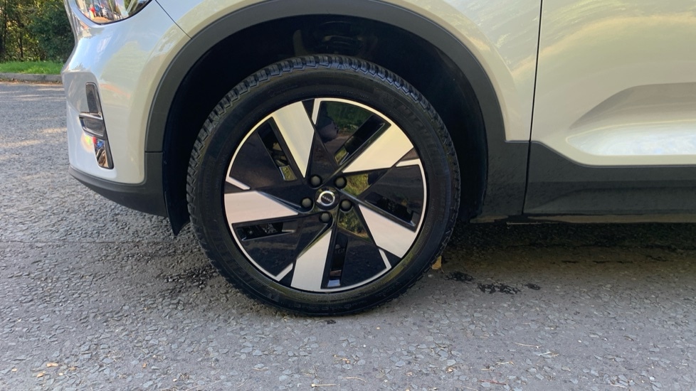 Used Volvo XC40 2023 for sale - 75967007: Photo 30