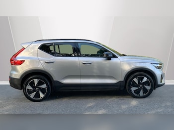 Used Volvo XC40 2023 for sale - 75967007: Photo